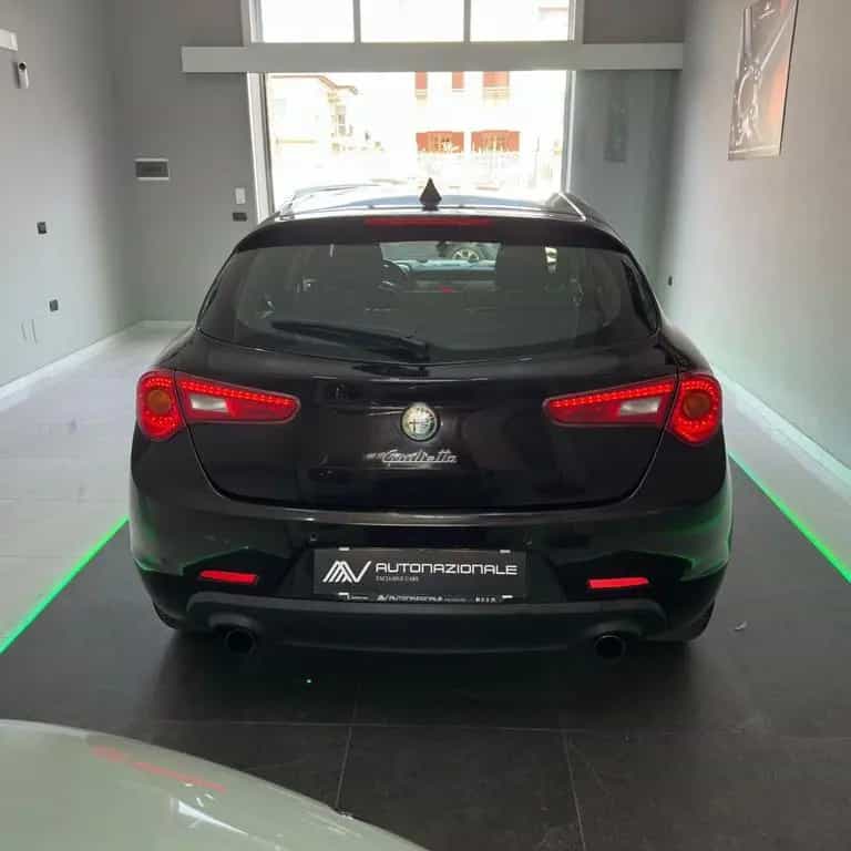 Alfa Romeo Giulietta 2.0 JTDm-2 140 CV Distincti 06/2011-photo-3