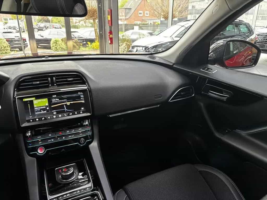 Jaguar F-Pace R-Sport 30d Bi-Xenon Temp. Pano STHZ R.C 05/2017-photo-8