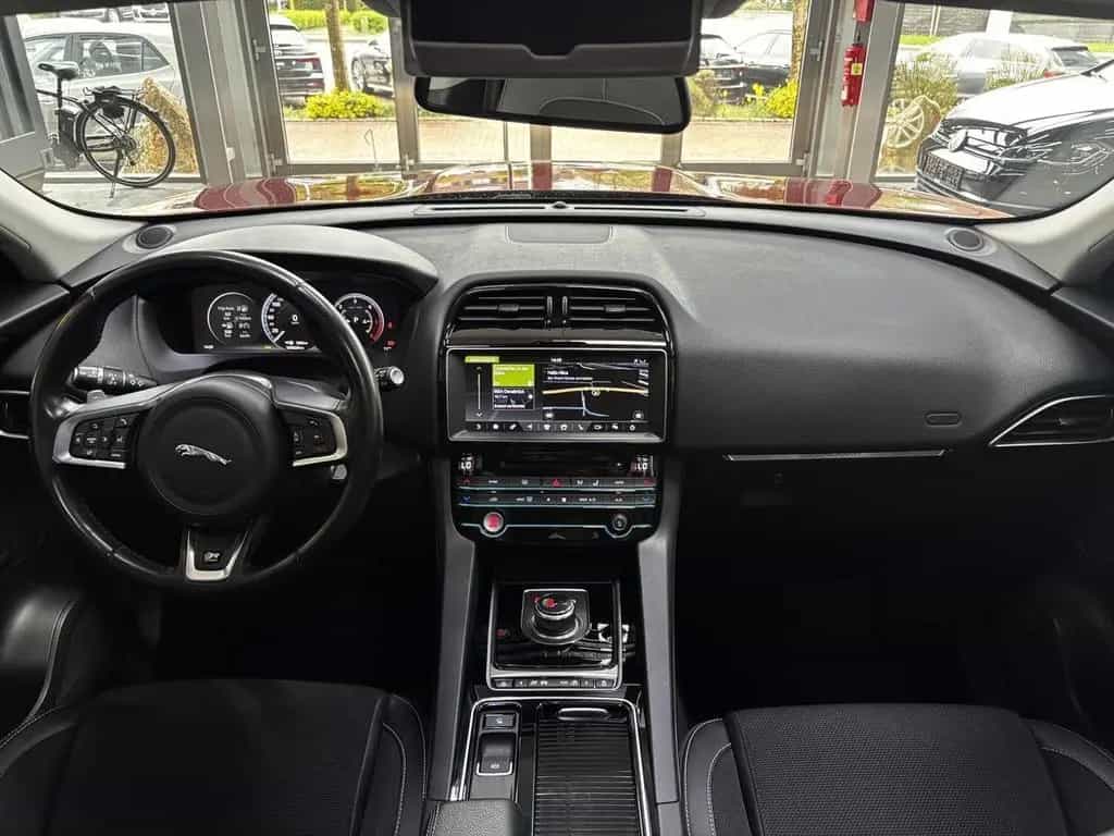 Jaguar F-Pace R-Sport 30d Bi-Xenon Temp. Pano STHZ R.C 05/2017-photo-10