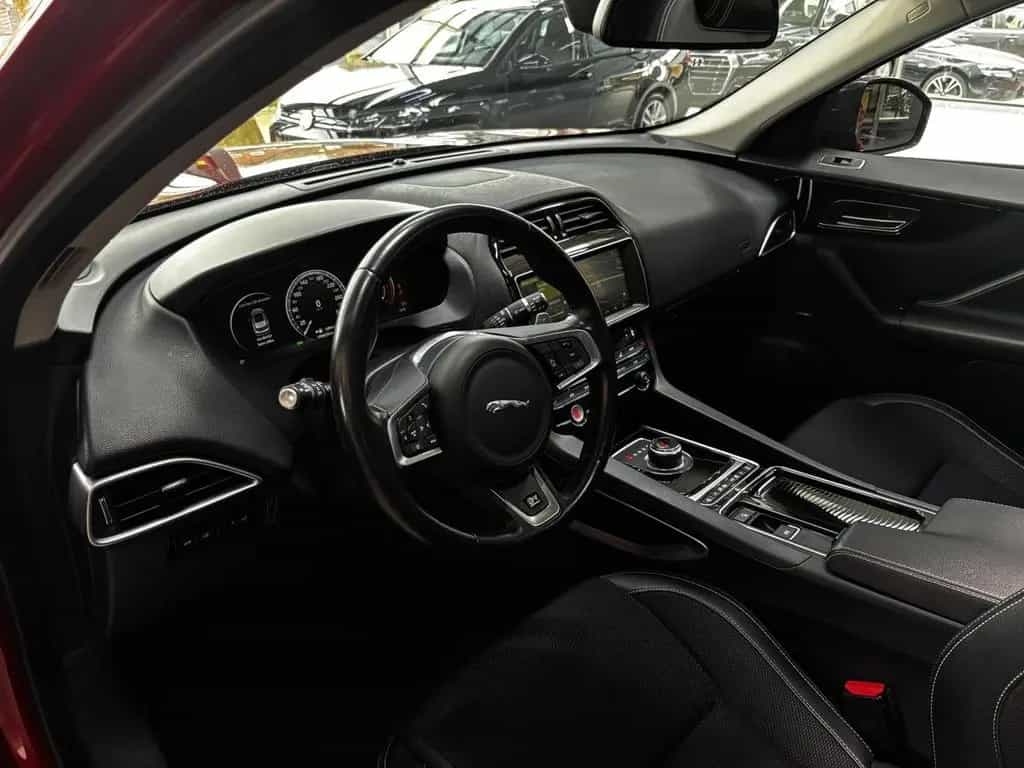 Jaguar F-Pace R-Sport 30d Bi-Xenon Temp. Pano STHZ R.C 05/2017-photo-4