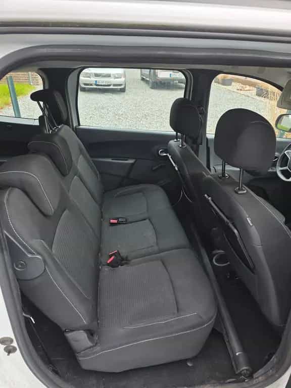 Dacia Lodgy 1.6 SCe 100 Stepway Stepway 07/2018-photo-4