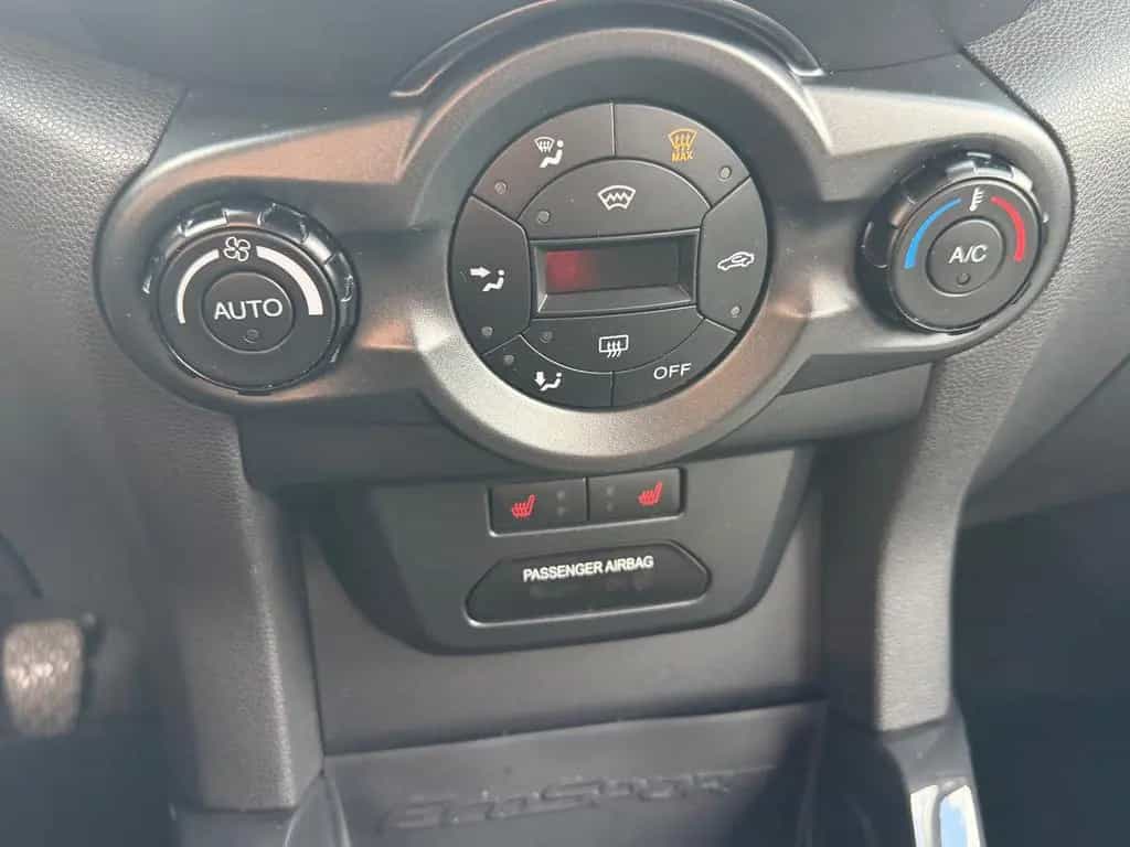 Ford EcoSport Neu-Garantie 04/2016-photo-15