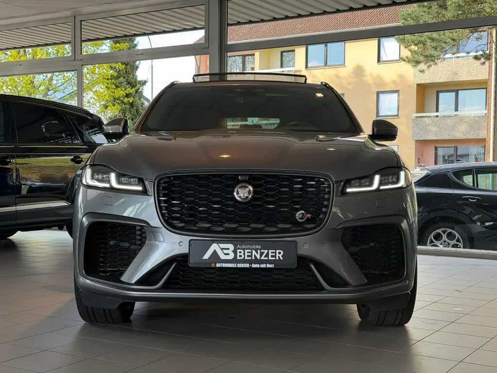 Jaguar F-Pace SVR /PANO/MERIDIAN/360°KAM/HUD/AMBIENTE 01/2022-photo-1
