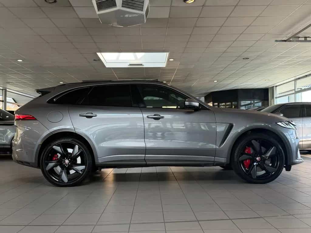 Jaguar F-Pace SVR /PANO/MERIDIAN/360°KAM/HUD/AMBIENTE 01/2022-photo-10