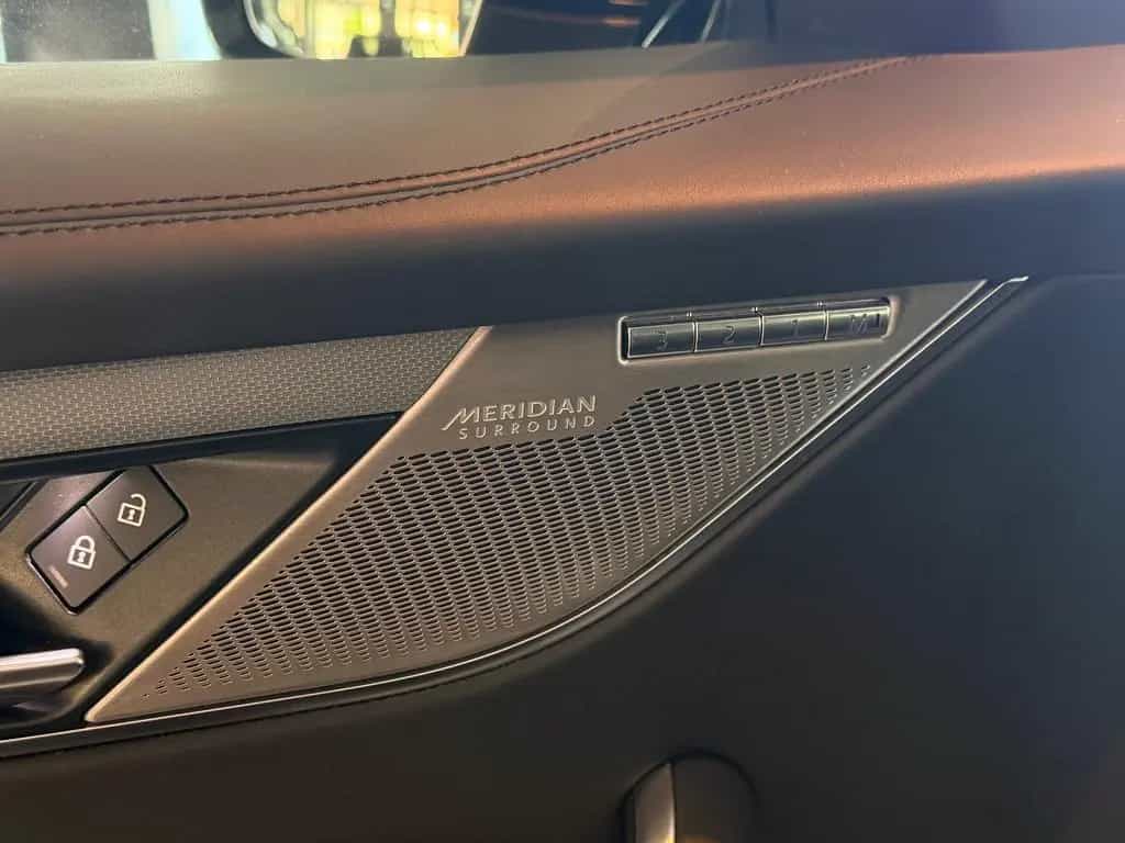Jaguar F-Pace SVR /PANO/MERIDIAN/360°KAM/HUD/AMBIENTE 01/2022-photo-12