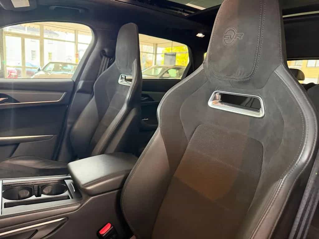 Jaguar F-Pace SVR /PANO/MERIDIAN/360°KAM/HUD/AMBIENTE 01/2022-photo-19