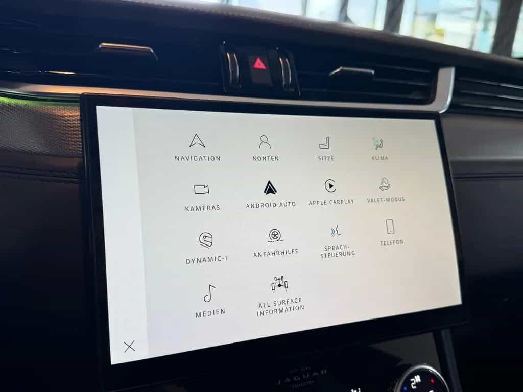 Jaguar F-Pace SVR /PANO/MERIDIAN/360°KAM/HUD/AMBIENTE 01/2022-photo-26