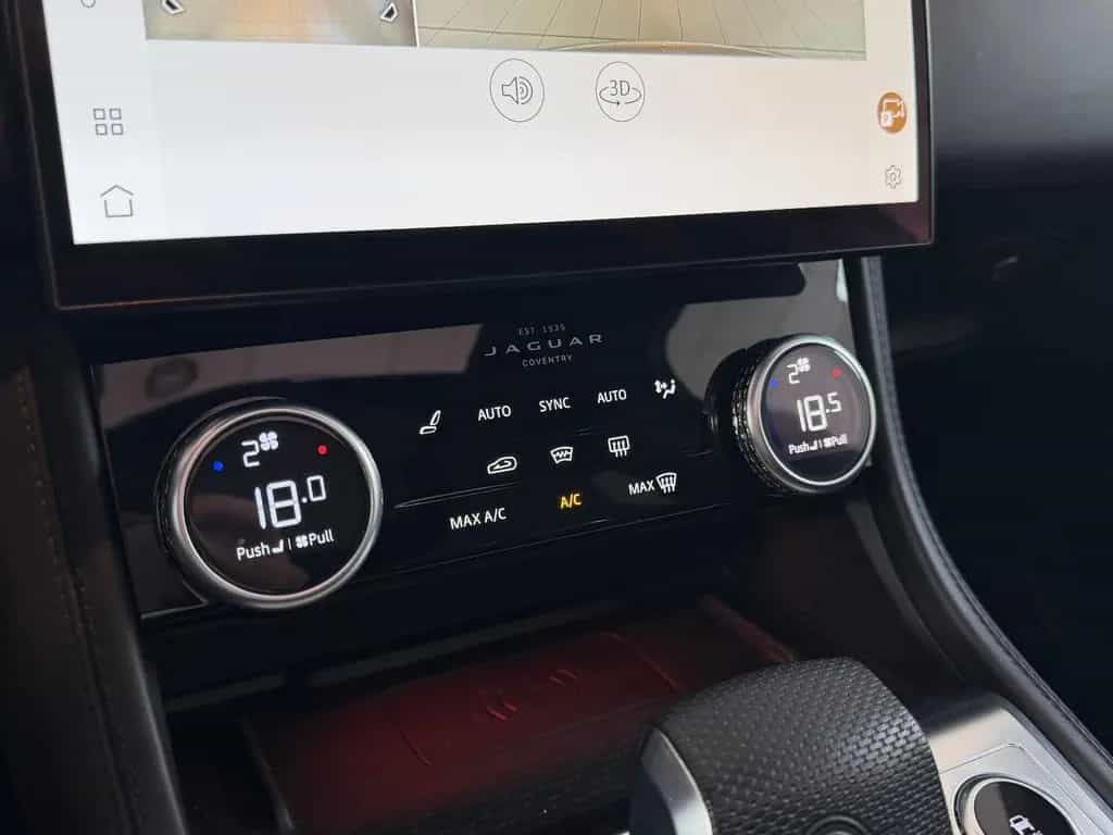 Jaguar F-Pace SVR /PANO/MERIDIAN/360°KAM/HUD/AMBIENTE 01/2022-photo-28