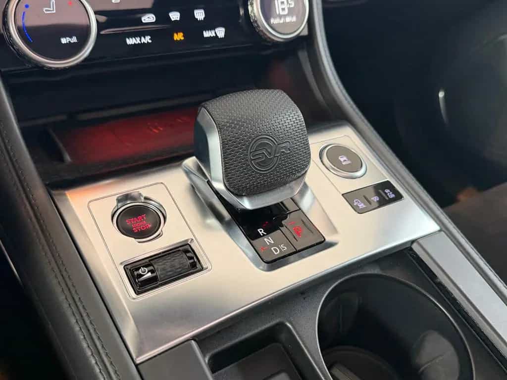 Jaguar F-Pace SVR /PANO/MERIDIAN/360°KAM/HUD/AMBIENTE 01/2022-photo-30