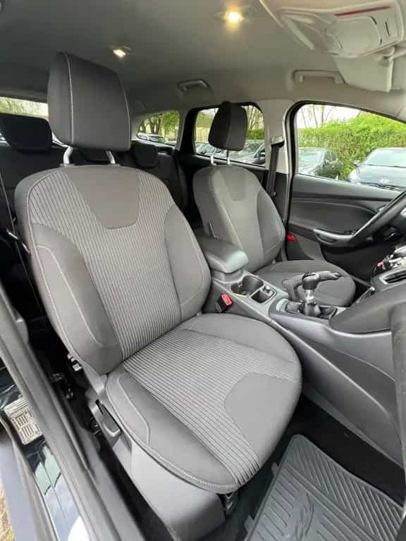 Ford Focus Turnier Titanium 02/2012-photo-12