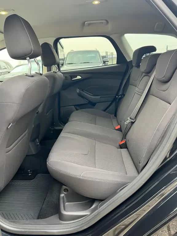 Ford Focus Turnier Titanium 02/2012-photo-19