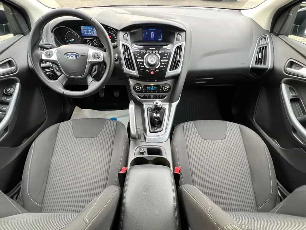 Ford Focus Turnier Titanium 02/2012-photo-20
