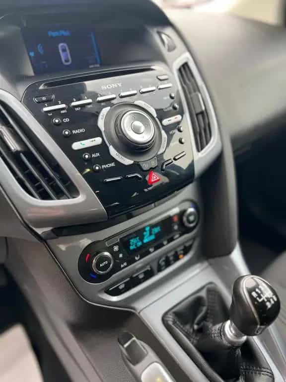 Ford Focus Turnier Titanium 02/2012-photo-26