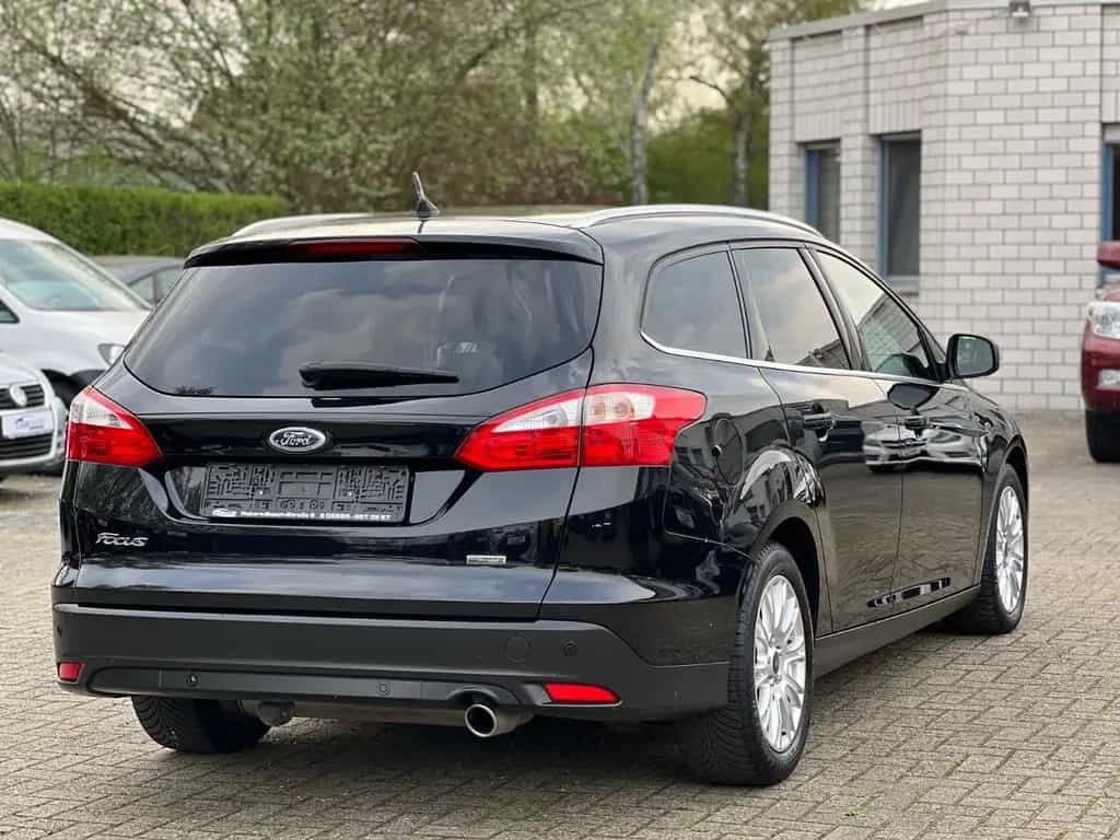 Ford Focus Turnier Titanium 02/2012-photo-5