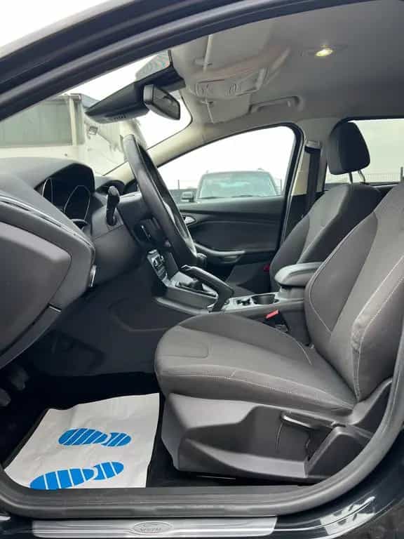 Ford Focus Turnier Titanium 02/2012-photo-8