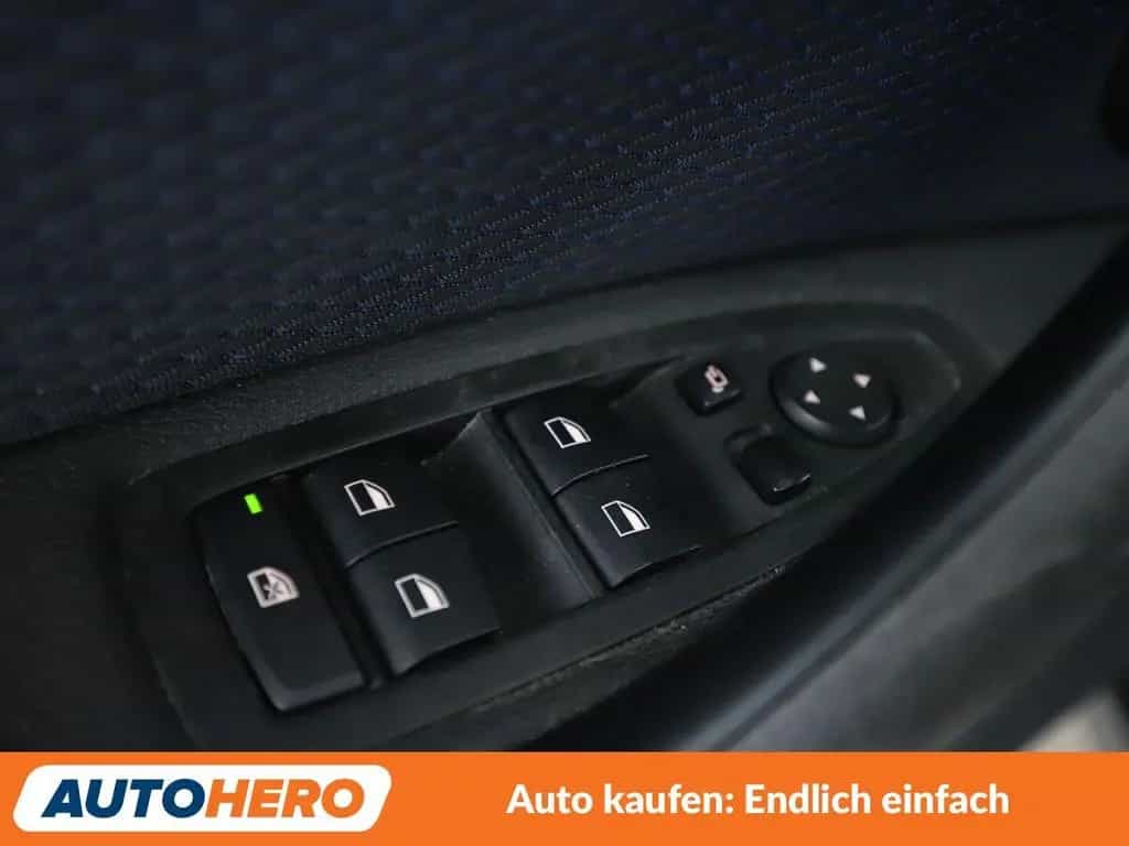 BMW X1 xDrive 25i M Sport Aut. *NAVI*LED*TEMPO*CAM* 03/2018-photo-23