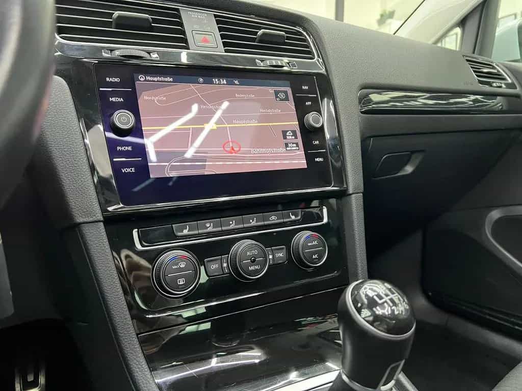 Volkswagen Golf 1.4 TSI Sound St-Stp. Android, Pano., Navi. 02/2018-photo-25