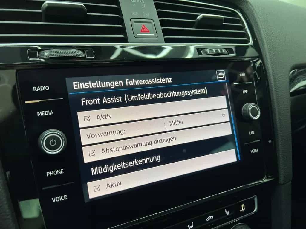 Volkswagen Golf 1.4 TSI Sound St-Stp. Android, Pano., Navi. 02/2018-photo-27