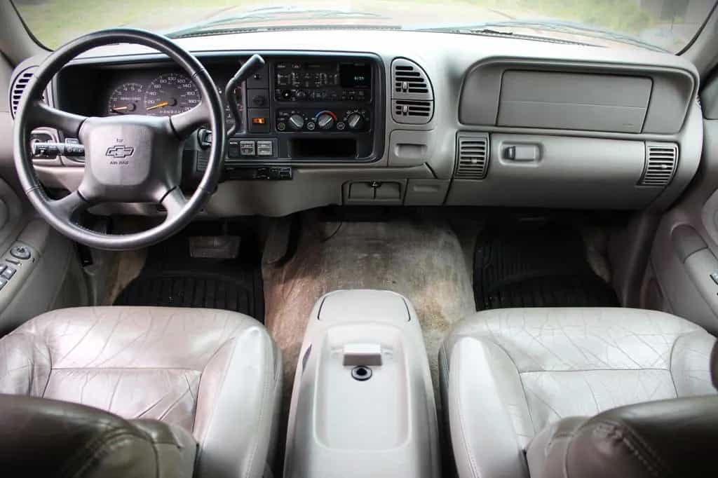 Chevrolet Tahoe 5.7 LT+4X4+TÜV+VORTEC+KLIMA+LIEBHABER+AHK* 06/1999-photo-1