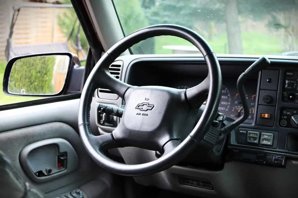 Chevrolet Tahoe 5.7 LT+4X4+TÜV+VORTEC+KLIMA+LIEBHABER+AHK* 06/1999-photo-3