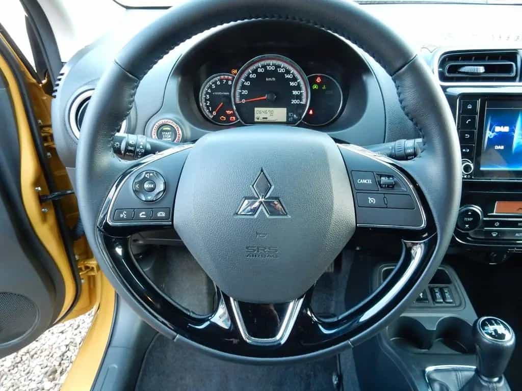 Mitsubishi Space Star Top 11/2020-photo-16
