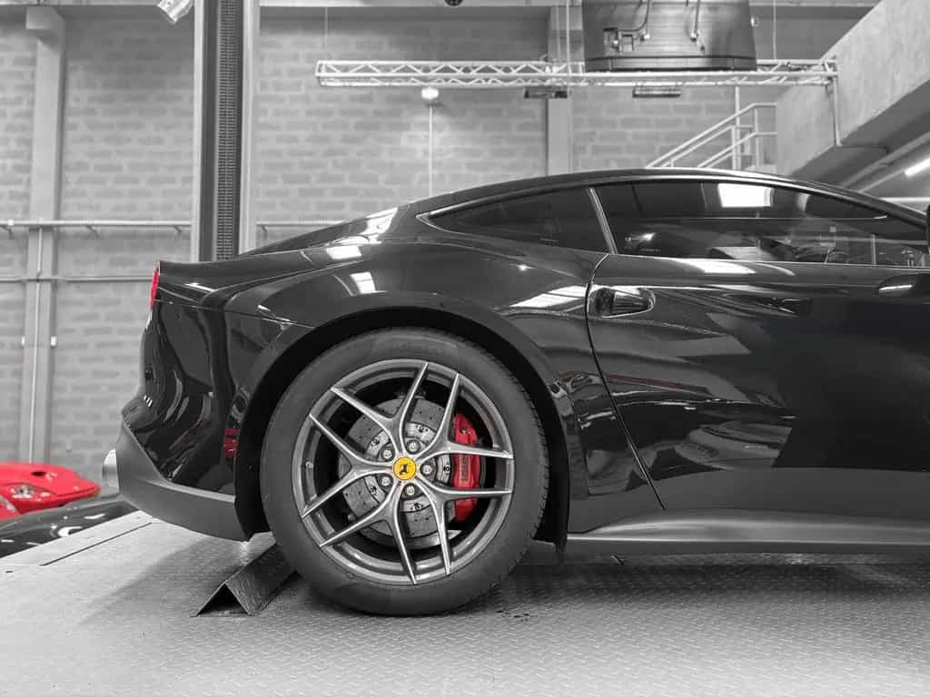 Ferrari F12 berlinetta - CARBONE - LIFT - PPF 08/2015-photo-13