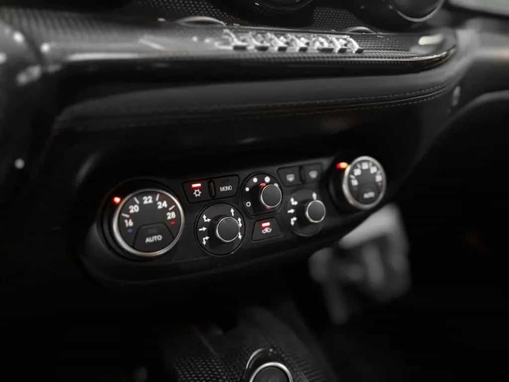 Ferrari F12 berlinetta - CARBONE - LIFT - PPF 08/2015-photo-30