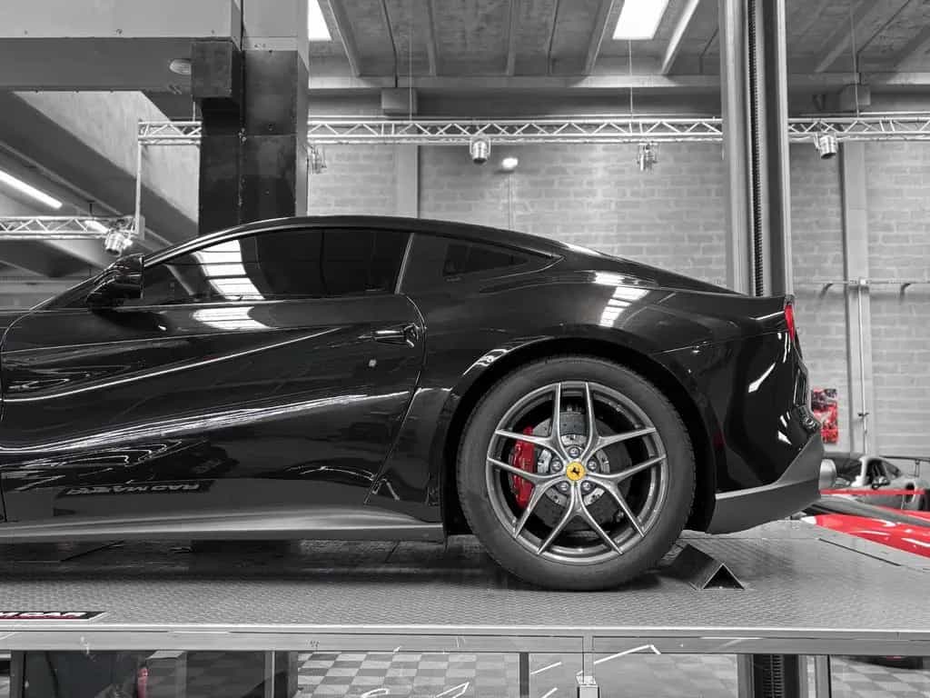 Ferrari F12 berlinetta - CARBONE - LIFT - PPF 08/2015-photo-8