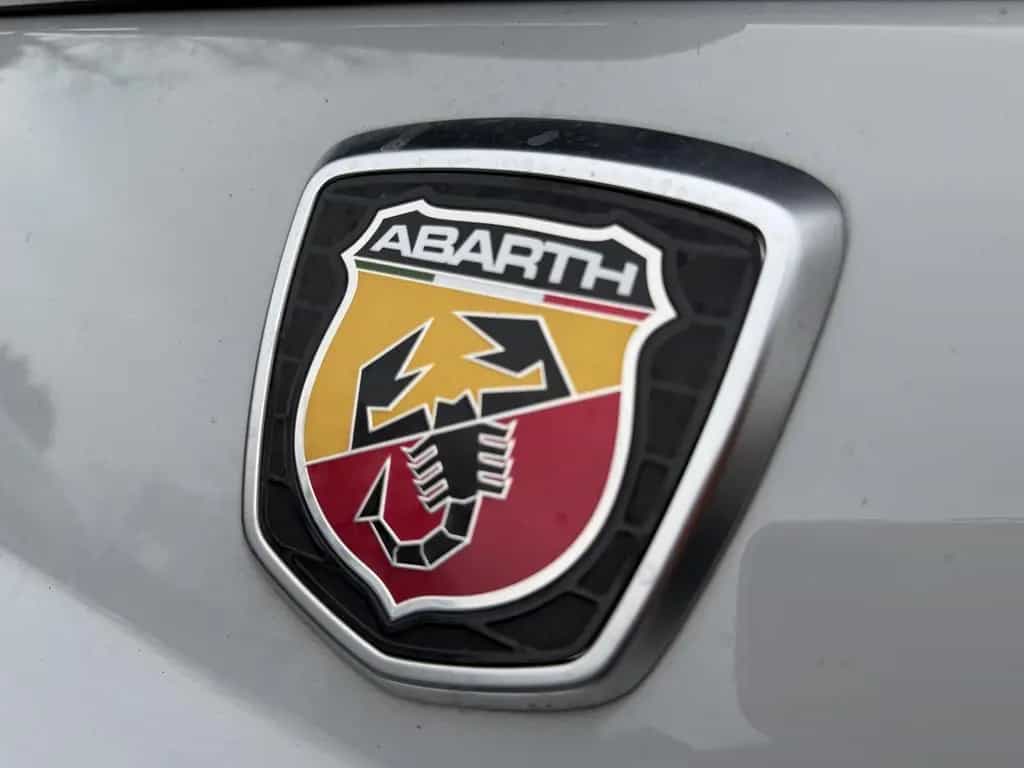 Abarth 595 1.4 T-Jet 16V 595 MY22 160 PS Automatik 01/2023-photo-18