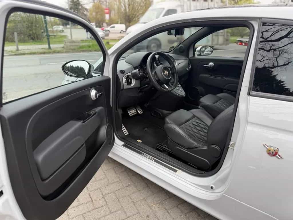 Abarth 595 1.4 T-Jet 16V 595 MY22 160 PS Automatik 01/2023-photo-8