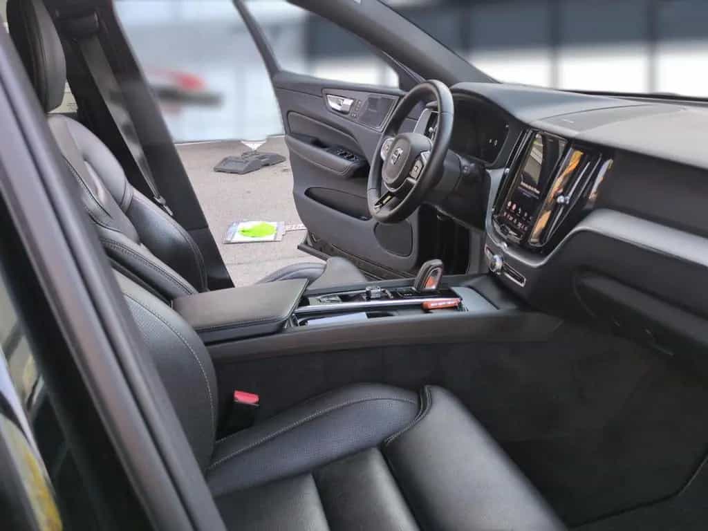 Volvo XC 60 R Design AWD Bluetooth Navi LED Vollleder 02/2022-photo-19