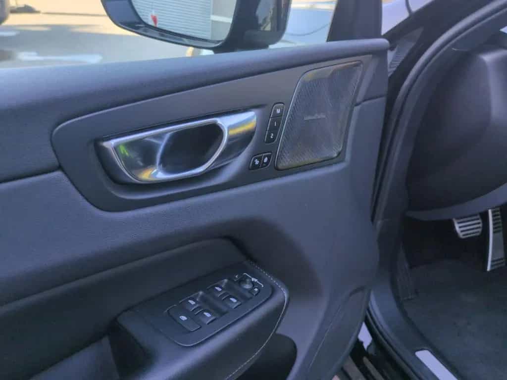 Volvo XC 60 R Design AWD Bluetooth Navi LED Vollleder 02/2022-photo-8