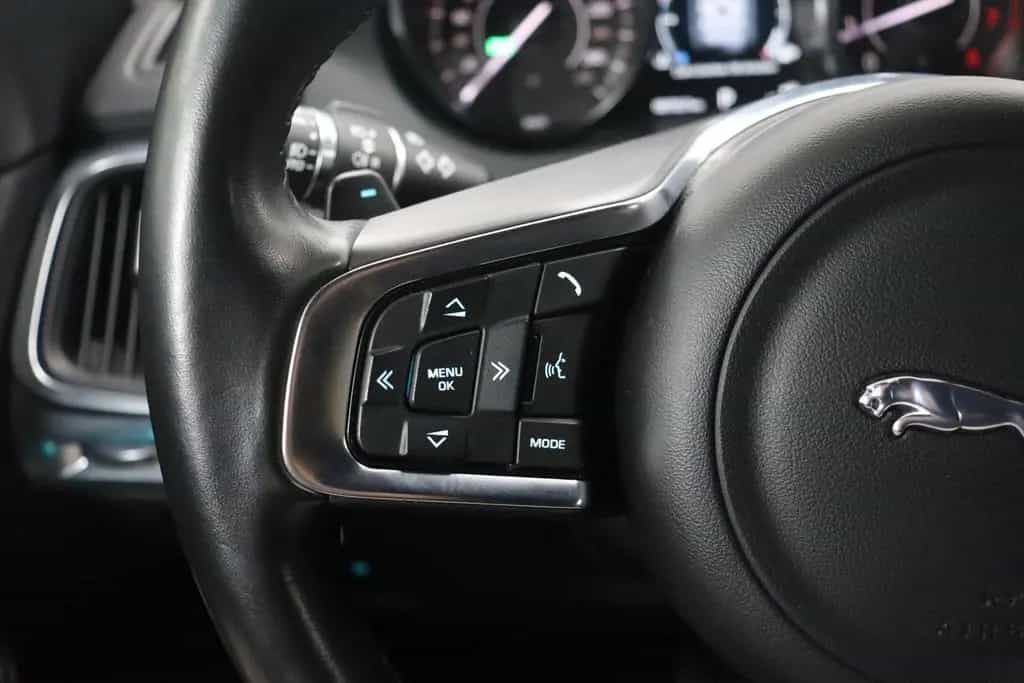 Jaguar E-Pace R-Dynamic SE AWD*MERIDAN*KAMERA*APPLECAR 12/2018-photo-22