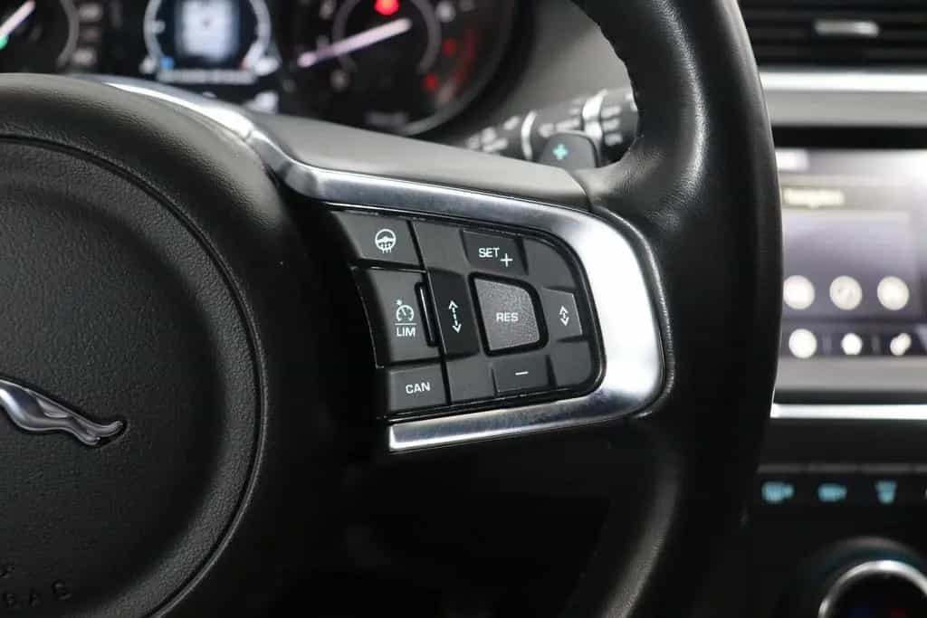 Jaguar E-Pace R-Dynamic SE AWD*MERIDAN*KAMERA*APPLECAR 12/2018-photo-23