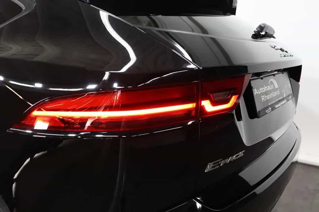 Jaguar E-Pace R-Dynamic SE AWD*MERIDAN*KAMERA*APPLECAR 12/2018-photo-8