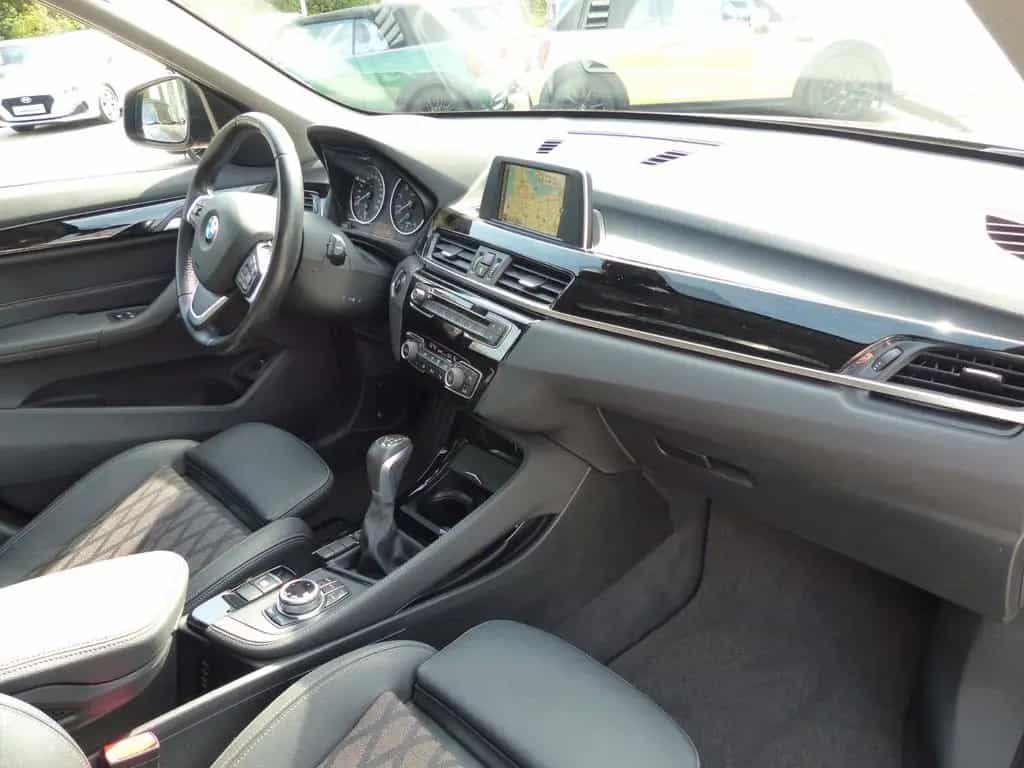 BMW X1 sDrive18i xLine Aut., Panoramadach, Navi, LED 01/2017-photo-17