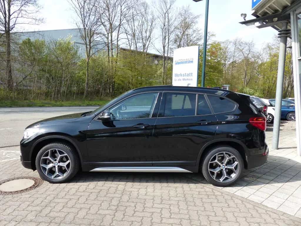 BMW X1 sDrive18i xLine Aut., Panoramadach, Navi, LED 01/2017-photo-5