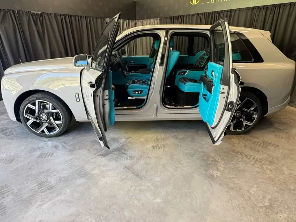 Rolls-Royce Cullinan * Black Badge*Production 2026 null-photo-5