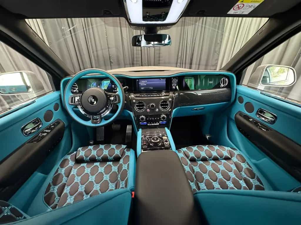 Rolls-Royce Cullinan * Black Badge*Production 2026 null-photo-7