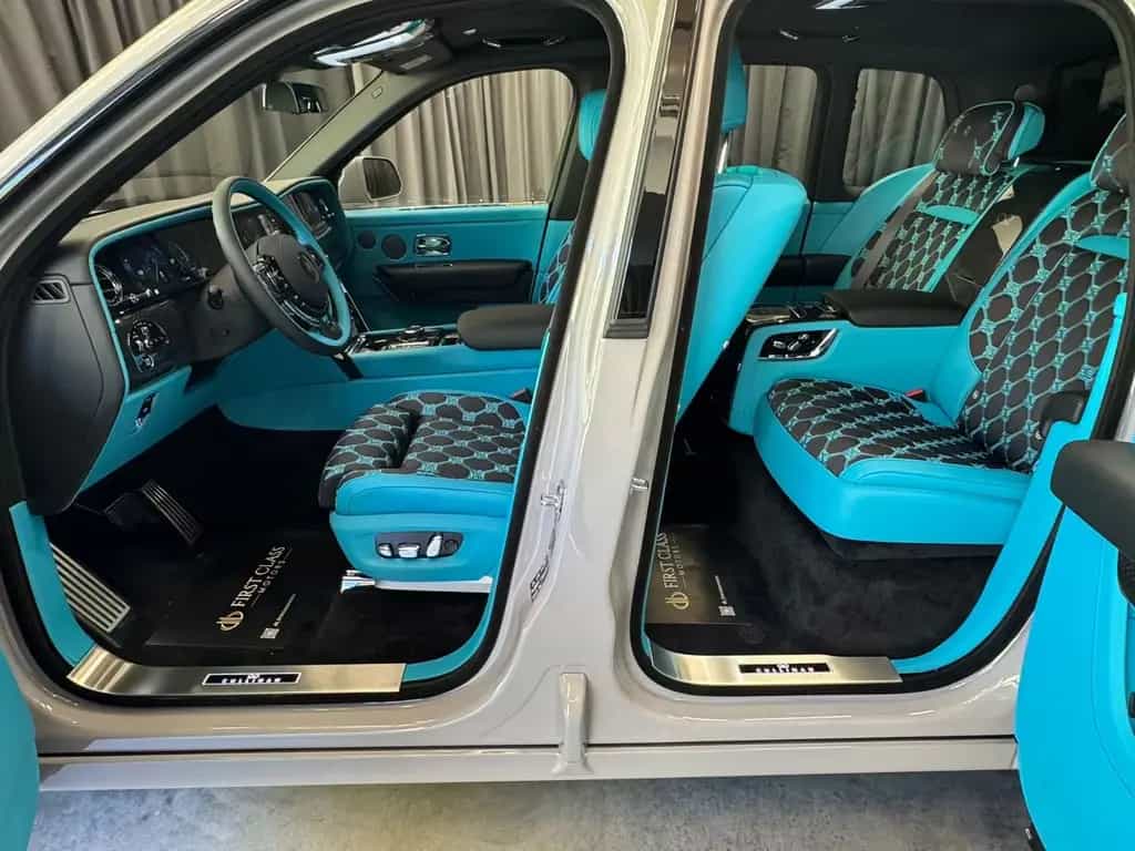 Rolls-Royce Cullinan * Black Badge*Production 2026 null-photo-9