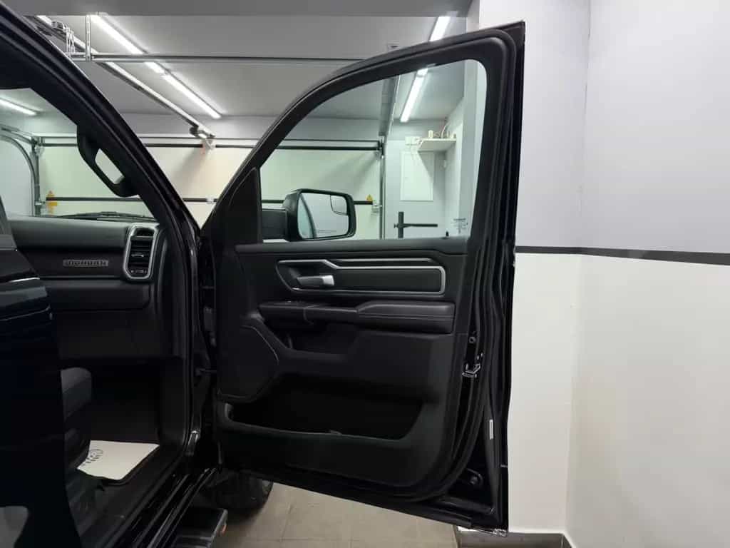 Dodge RAM 1500 5.7 V8 HEMI eTORQUE Bighorn Crewcab/LKW 07/2023-photo-17