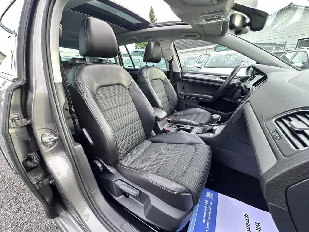 Volkswagen Golf VII Variant Automatik PDC Navi AHK SHZ Pano 11/2016-photo-13