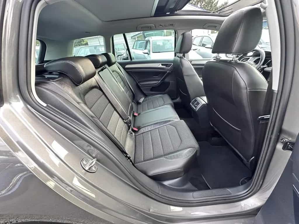 Volkswagen Golf VII Variant Automatik PDC Navi AHK SHZ Pano 11/2016-photo-16