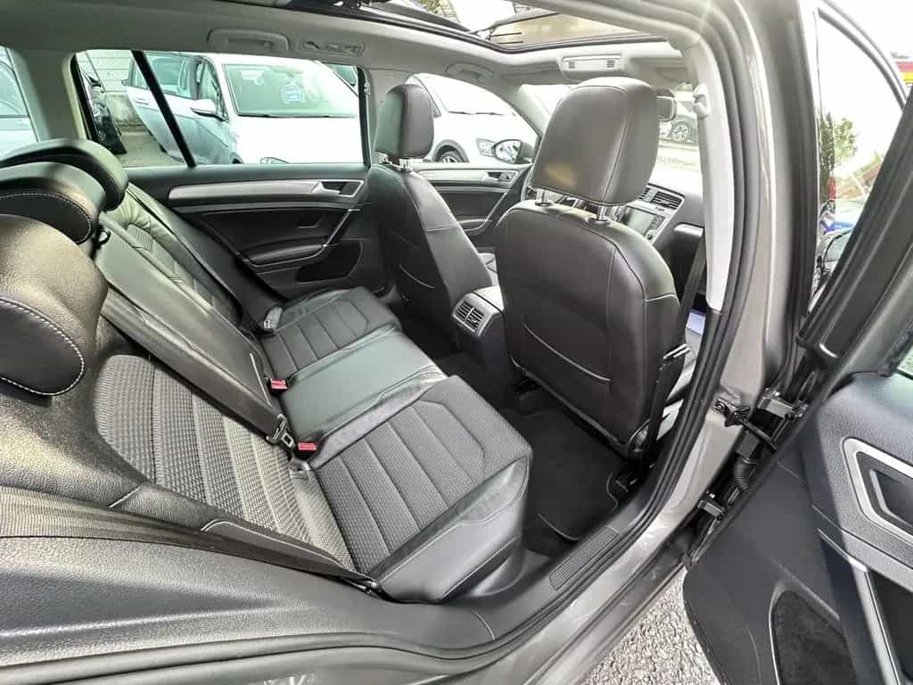 Volkswagen Golf VII Variant Automatik PDC Navi AHK SHZ Pano 11/2016-photo-17