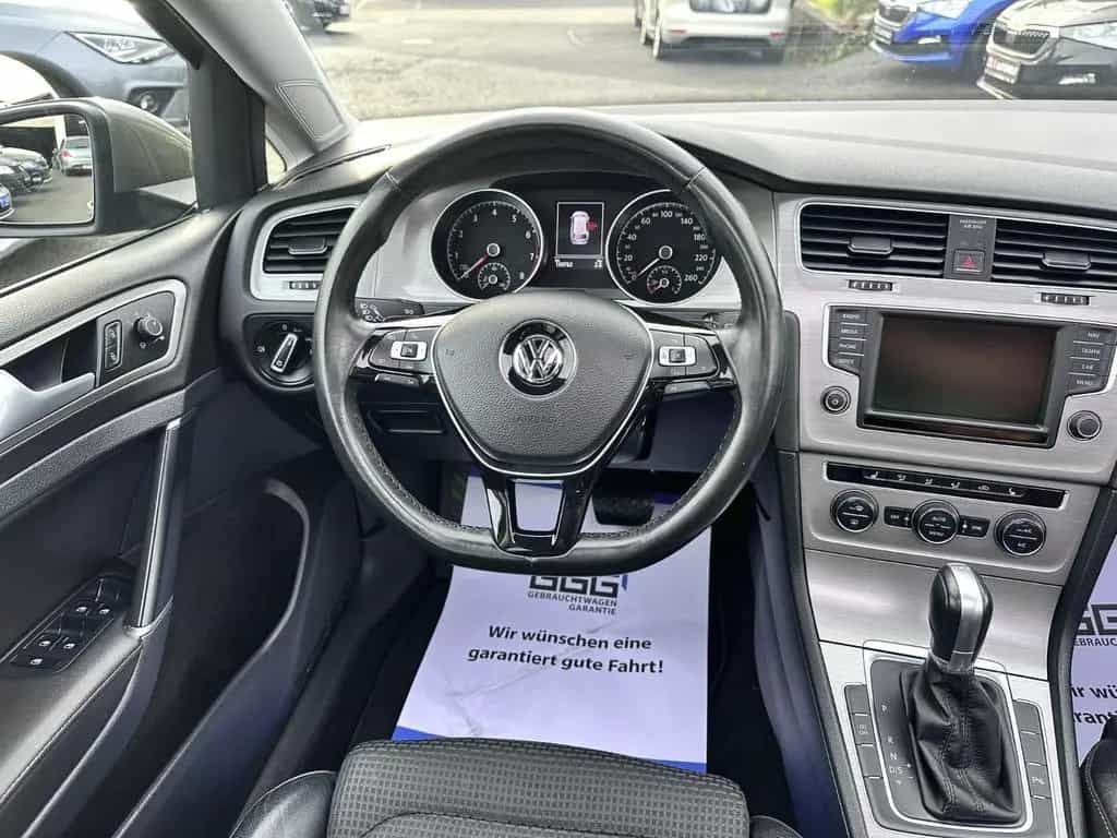 Volkswagen Golf VII Variant Automatik PDC Navi AHK SHZ Pano 11/2016-photo-18