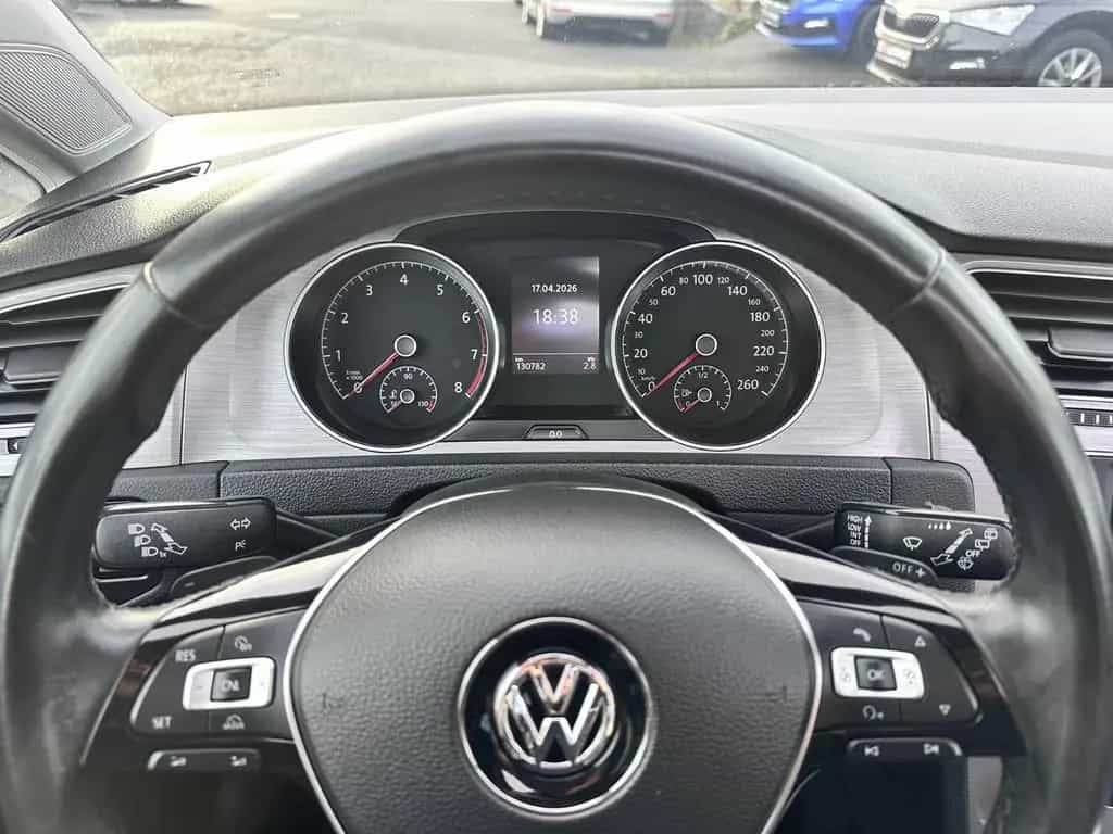Volkswagen Golf VII Variant Automatik PDC Navi AHK SHZ Pano 11/2016-photo-19