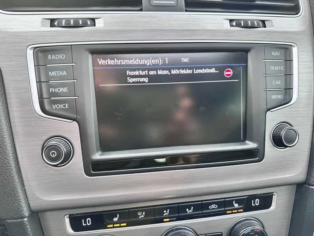 Volkswagen Golf VII Variant Automatik PDC Navi AHK SHZ Pano 11/2016-photo-28