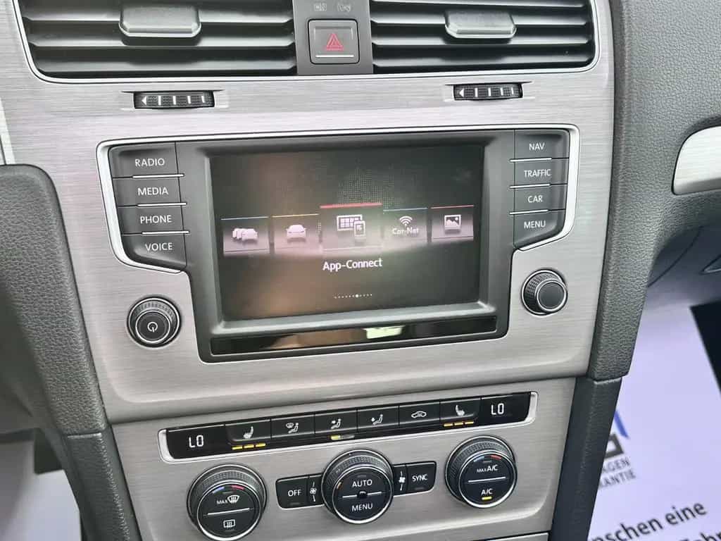 Volkswagen Golf VII Variant Automatik PDC Navi AHK SHZ Pano 11/2016-photo-29