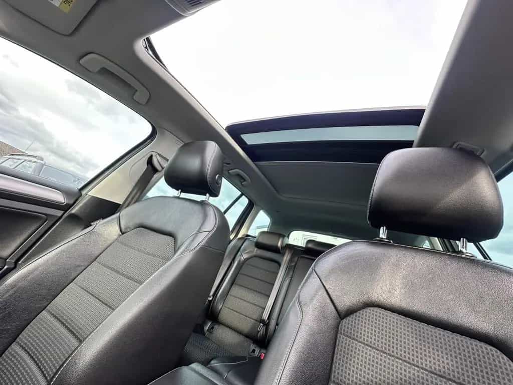 Volkswagen Golf VII Variant Automatik PDC Navi AHK SHZ Pano 11/2016-photo-36