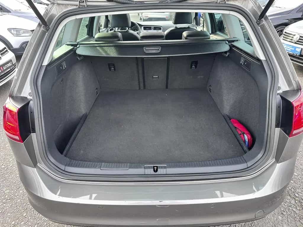 Volkswagen Golf VII Variant Automatik PDC Navi AHK SHZ Pano 11/2016-photo-38